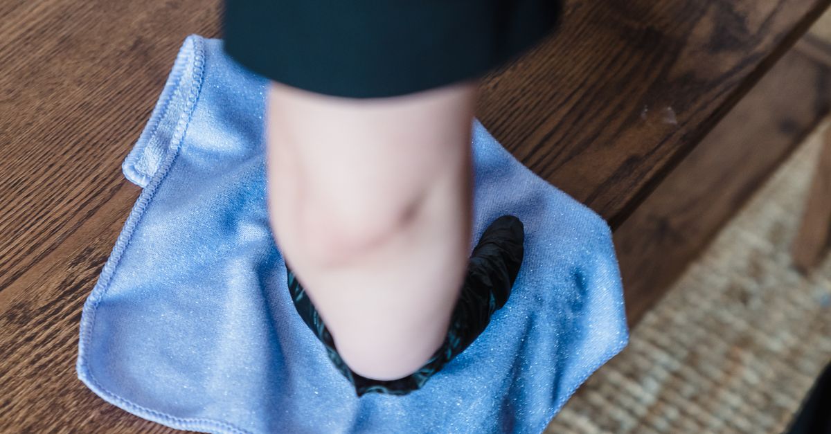 Efficiently Handling Spills and Mishaps in Home Work Areas